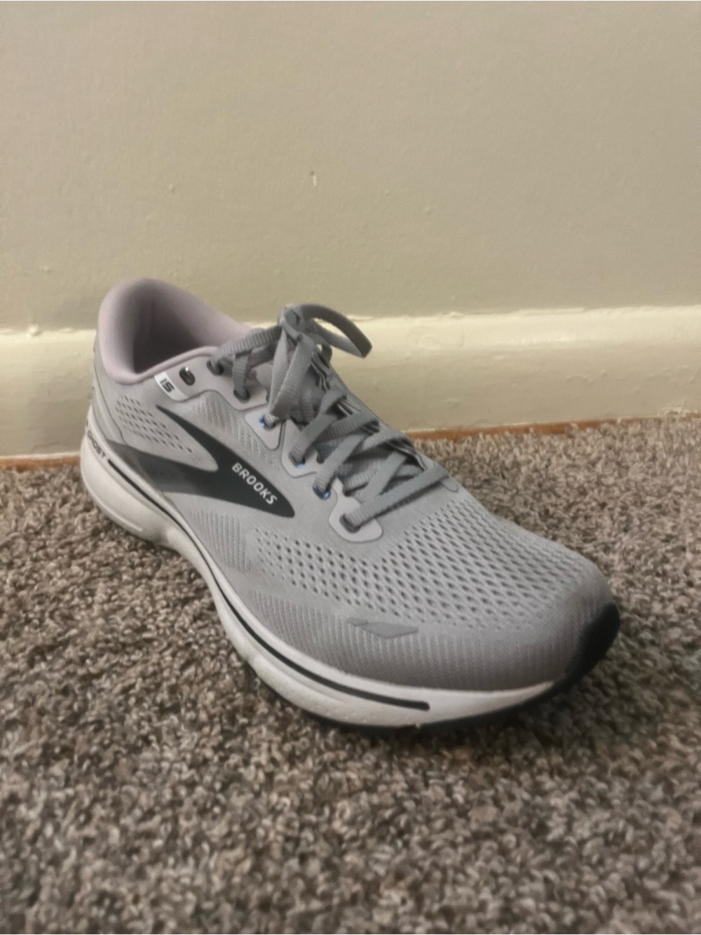 Brooks Ghost 15 Running Shoe - Light Gray w/ Black and White - Picture 4 of 9